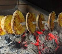 Замаринованный картофель на мангале 