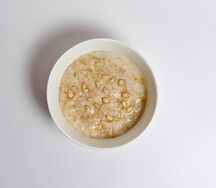 Каша овсяная с кедровыми орешками