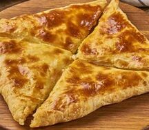 Хачапури из слоеного теста