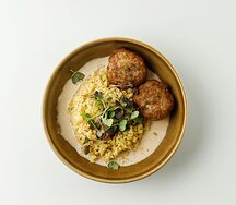 Котлеты из индейки с булгуром и креветочным биском
