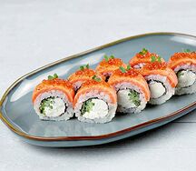Филадельфия, опаленная с красной икрой