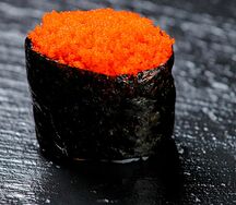 Гункан с икрой