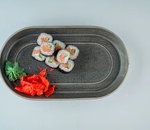 Маки с лососем