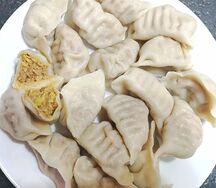 Китайские пельмени со свининой и капустой