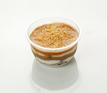 Десерт Супер с арахисом и карамелью