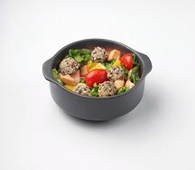 Салат с лососем и сырными камнями