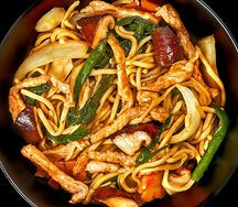Лапша со свининой и овощами 