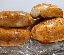 Пирожок с ветчиной и сыром 