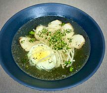 Куриный супчик с лапшой и яичком