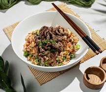 Wok с говядиной и соусом тайбей