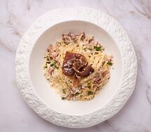 Карбонара с беконом и вяленой говядиной