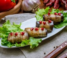 Рулетики из баклажан с орехами