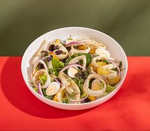 Салат с кальмаром и картофелем