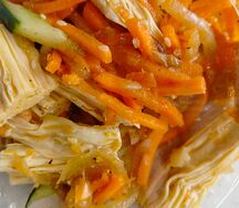 Салат из спаржи с овощами