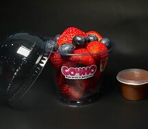 Клубника и голубика в шоколаде 