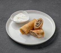 Блины с мясом и сметаной