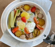 Жареный картофель с колбасками, грибами и яйцами 350