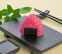 Онигири розовое с креветкой