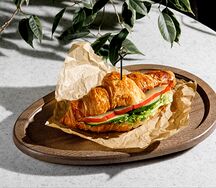 Круассан с курицей