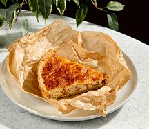 Киш с беконом и сыром