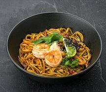 Лапша Wok с креветкой и соусом том-ям