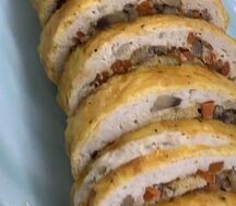 Рулет из курицы с овощами