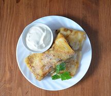 Блины с мясом и сметаной
