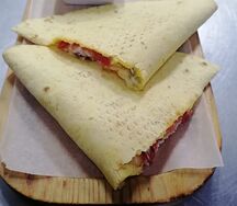 Кесадилья с копченым окороком