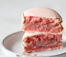 Макарон малина