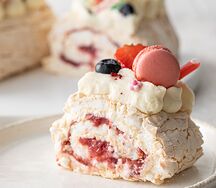 Меренговый рулет Клубника