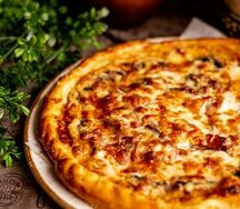 Пицца с беконом