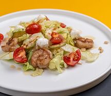 С креветками и соусом фреш