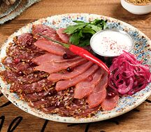 Мясная закуска с мацони