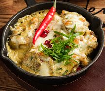 Цыплёнок Шкмерули под сыром сулугуни