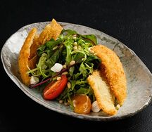 Салат с кальмаром
