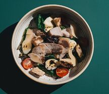 Цезарь с курицей