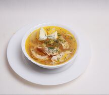 Куриный суп с лапшой и яйцом