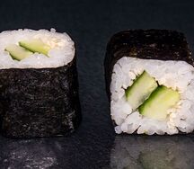 Мини-ролл с огурцом