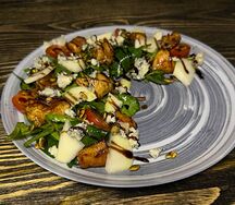 Вельвет с куриным бедром, грушей и сыром дорблю