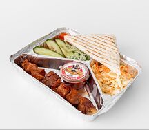 Шашлык из свинины на тарелке (балык)