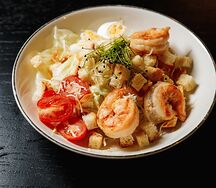 Салат Цезарь с креветками