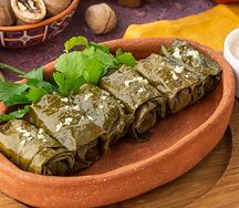 Долма из винoградных листьев