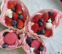 Подарочный набор с клубникой Бабочка 22