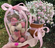 Подарочный набор Цветы и клубника в шоколаде