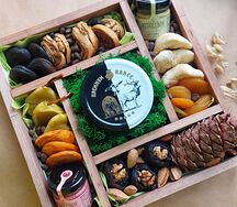 Подарочный бокс с сухофруктами Таежный