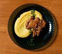 Крем картофельный с куриным бедром гриль