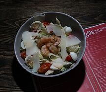 Цезарь с красной рыбой