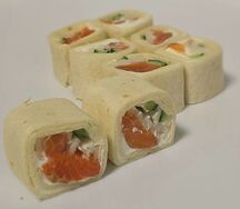 Ролл Таками с форелью