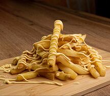 Картофель фри с сырным соусом