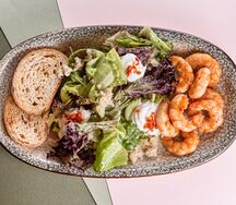 Салат с креветками